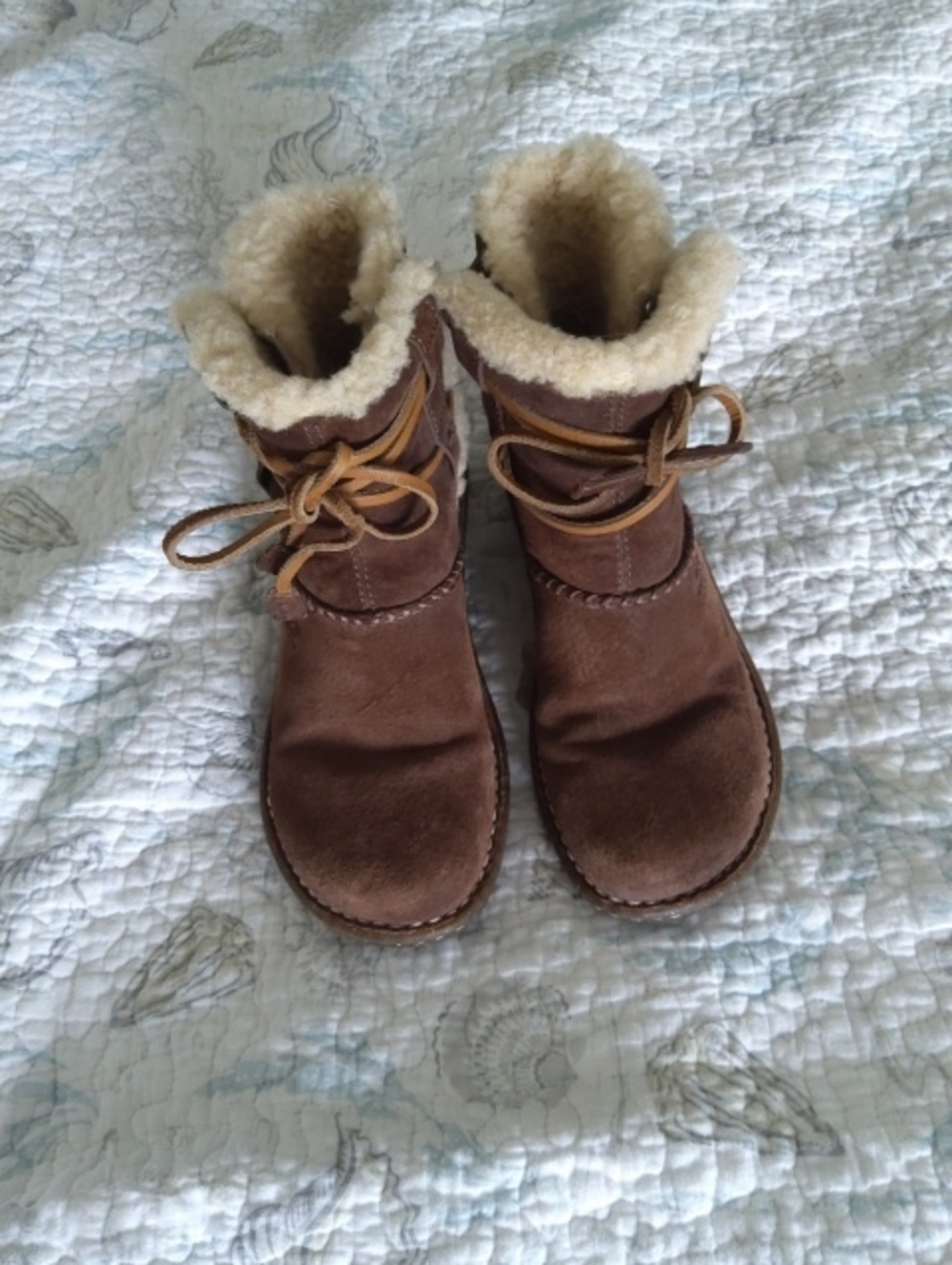 UGG Womens Brown Suede Lace-Up Boots with Cream Shearling Size 7